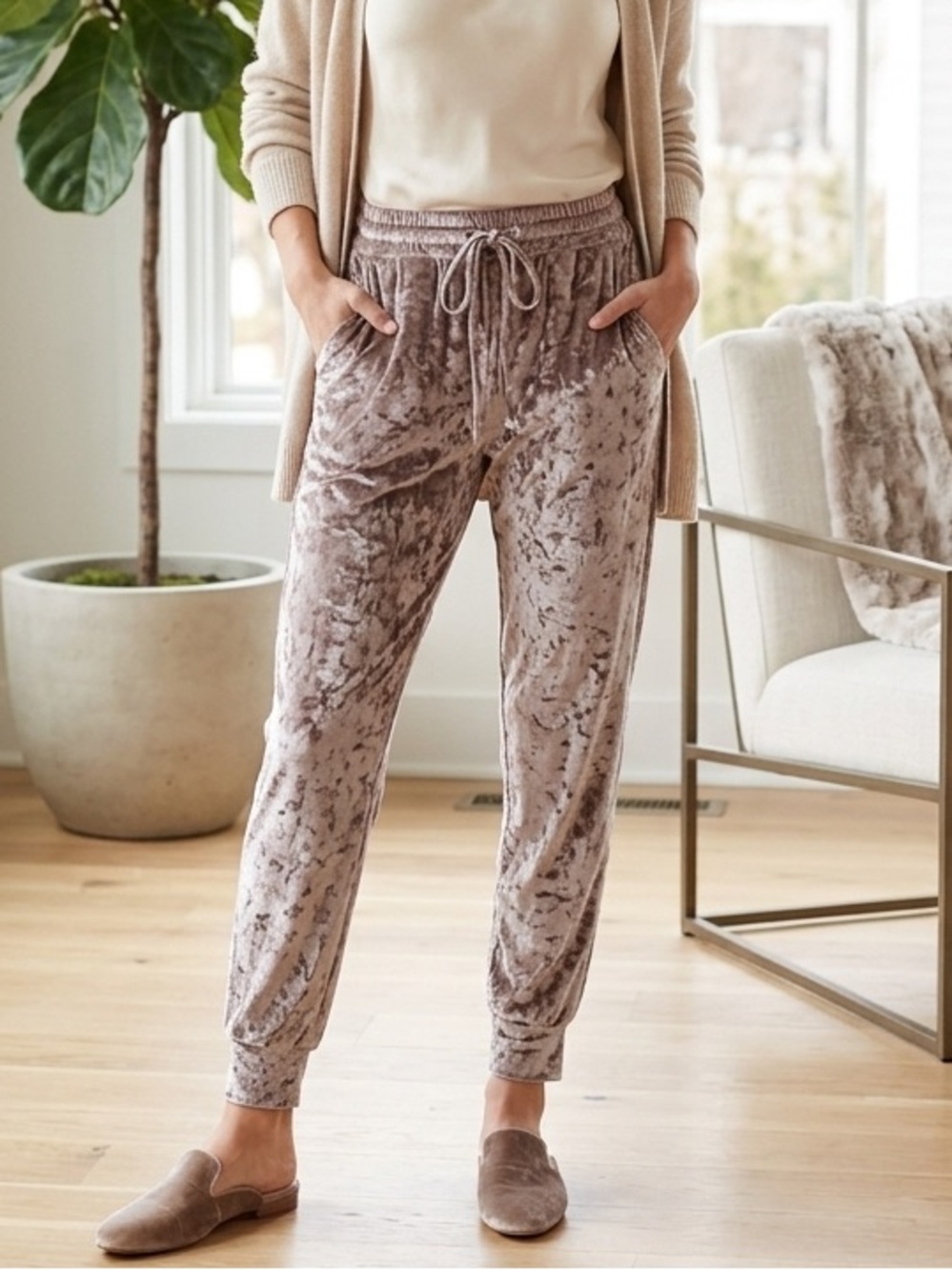 Heart & Hips Crushed Velour Velvet Joggers Size S